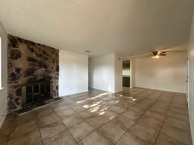 2 bed, 925 sqft, $1,750 — Photo 4