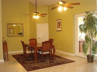 3rd image of 979 Sarasota Dr SE
