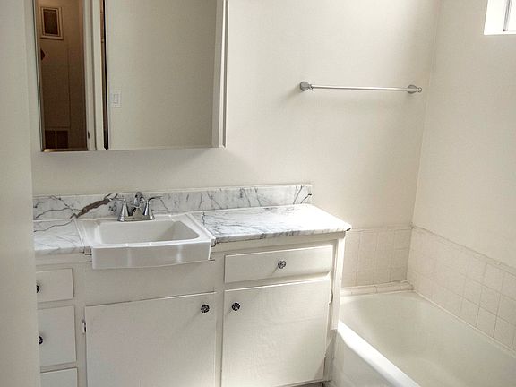 5th image of 914 N Ogden Dr APT 1