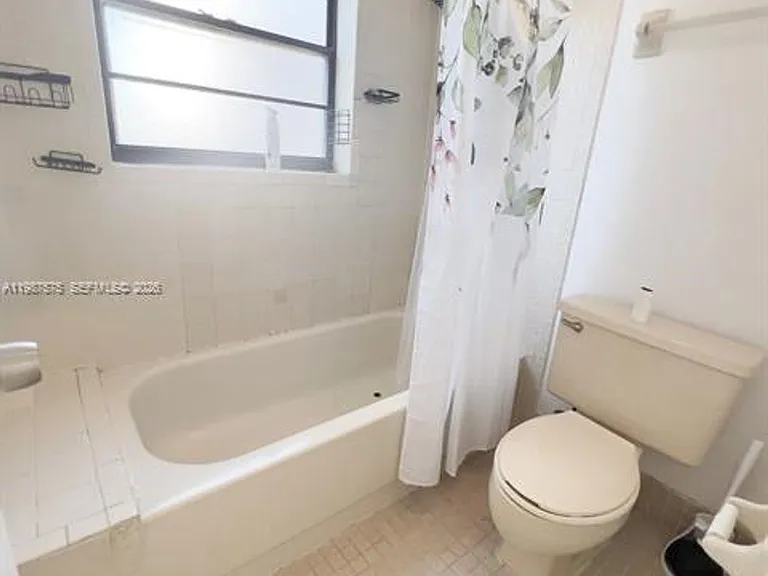 10550 NW 7th Ter #B7 — Photo 31