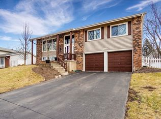 415 Devon Ln, Bolingbrook, IL 60440