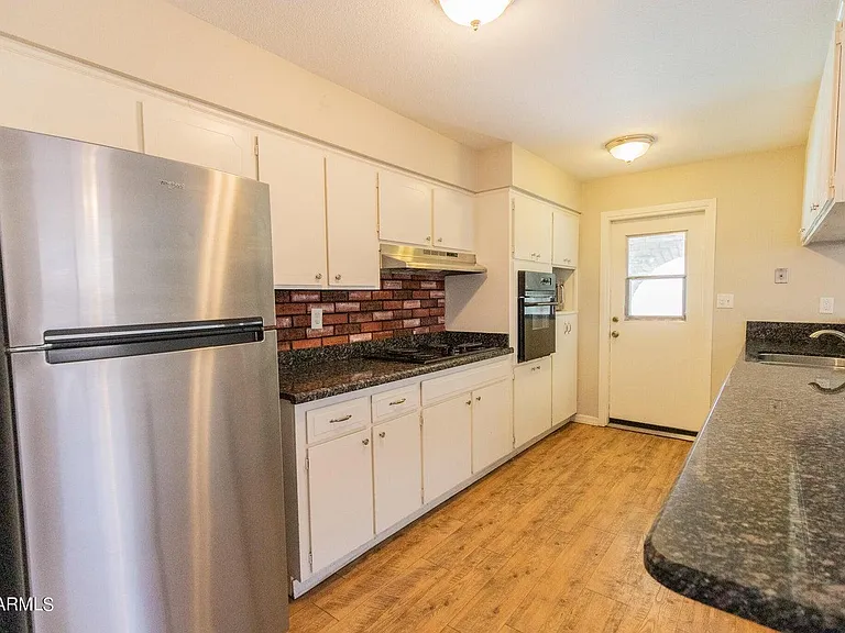 1504 E Palmcroft Dr — Photo 13