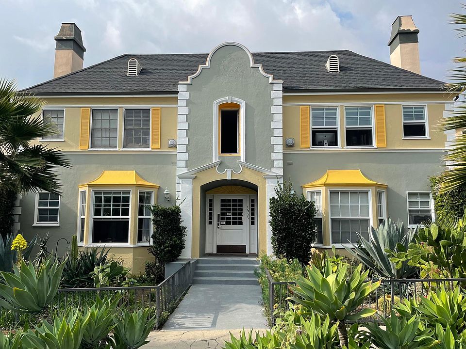 Classic Hollywood Apartment w/ gorgeous garden in the heart of old Hollywood.