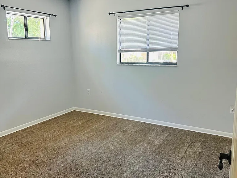 2947 SW 32nd Ave — Photo 9