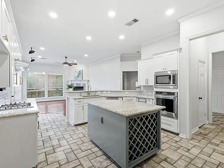 2917 Waterford Dr — Photo 10
