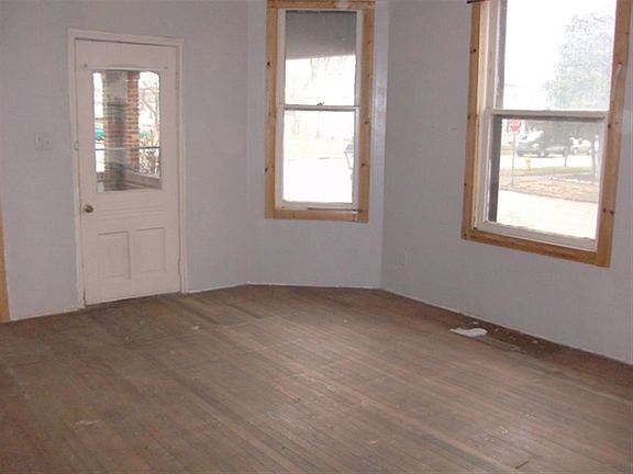 2nd image of 2400 N 13th St