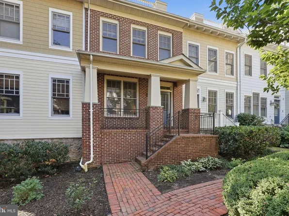1230 N Danville St, Arlington, VA 22201