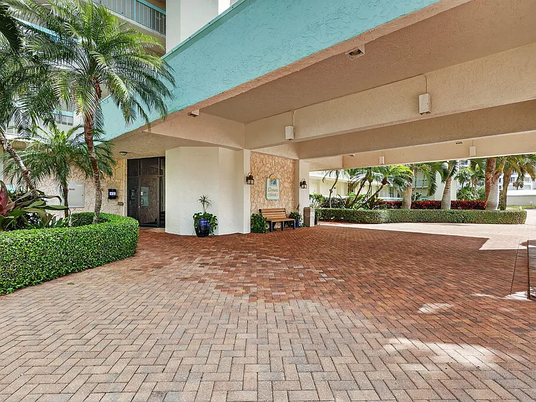 9940 S Ocean Dr #202 — Photo 41