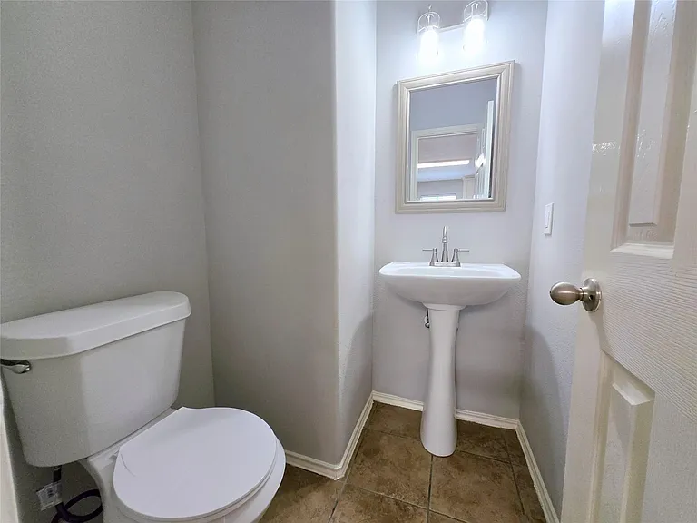1423 Stone Bluff Dr — Photo 6