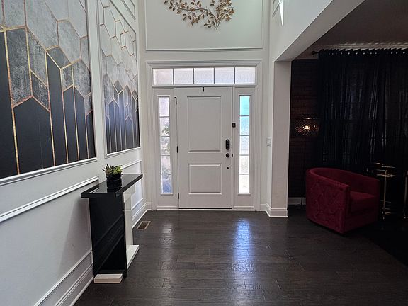 2 story Foyer