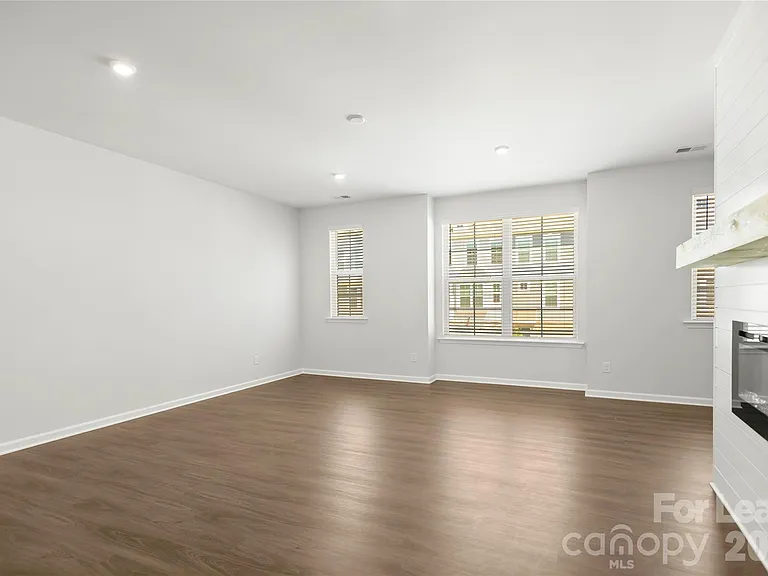 7113 Brookview Ln — Photo 13