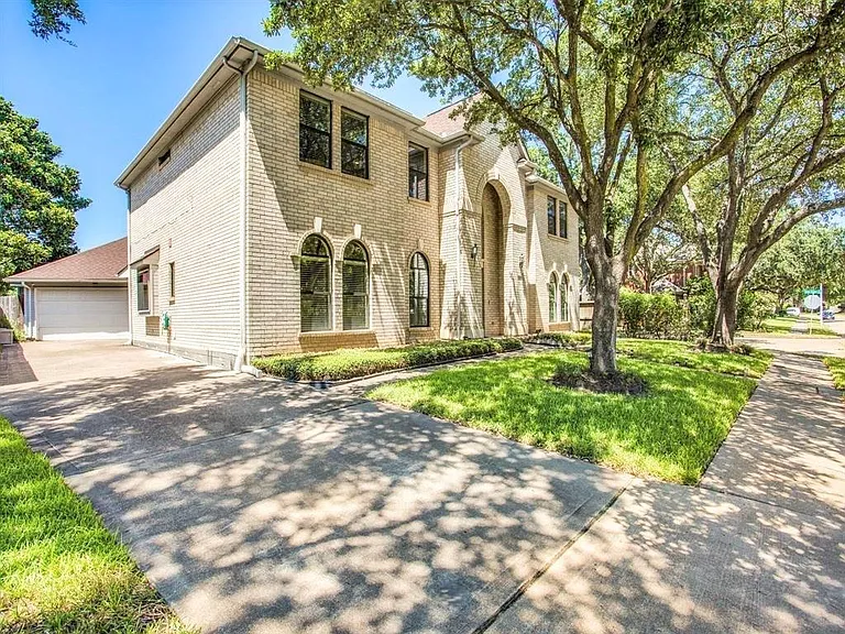 14202 Scarborough Fair St — Photo 2