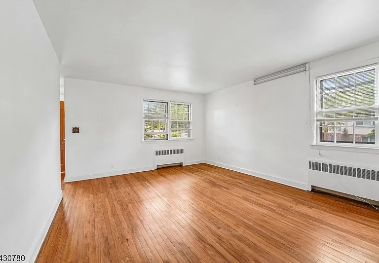 1030 Jassamine Way — Photo 4