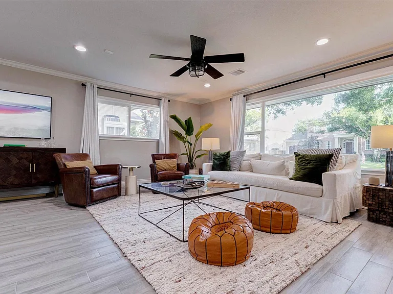 3711 Linkview Dr — Photo 10