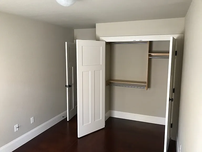 540 N Doris St — Photo 9