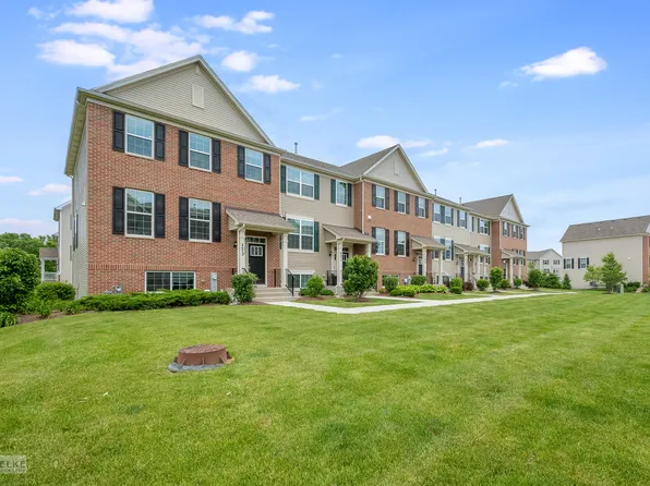 173 Lakeshore Dr, Oswego, IL 60543