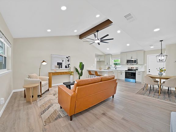 5th image of 807 Hillcrest Dr