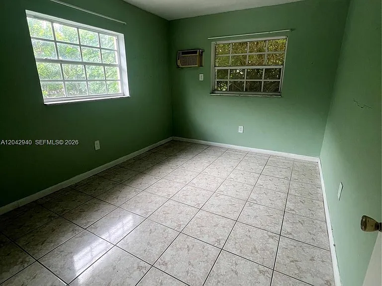 608 SW 15th Ave #3 — Photo 13
