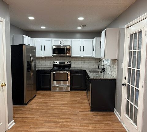 5th image of 6817 Mahonia Pl