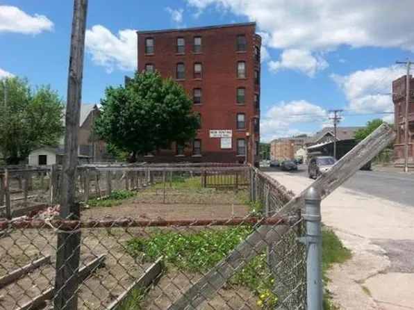 319 Walnut St, Holyoke, MA 01040