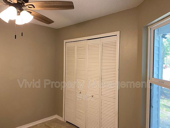 3rd image of 217 Ferris St