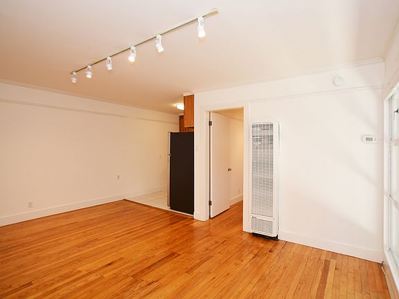 5th image of 2844 Golden Gate Ave APT 3