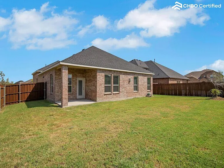 1505 Estivella Dr — Photo 32