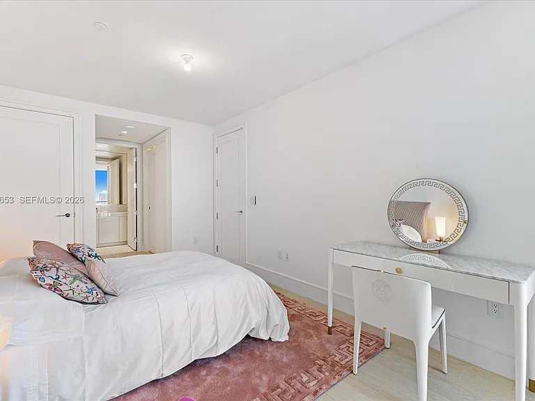 17975 Collins Ave #N-2001 — Photo 29