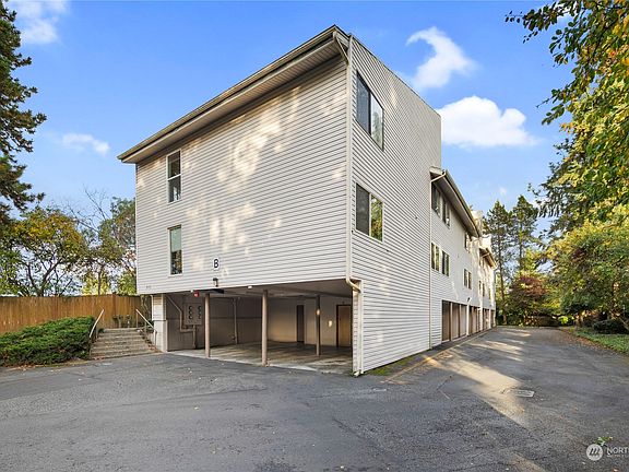 2nd image of 19725 76th Avenue W #B8