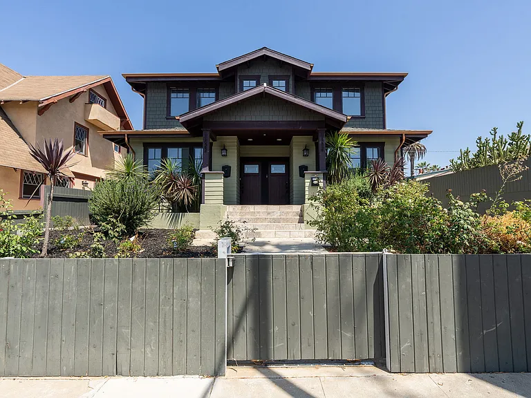 1822 S Harvard Blvd — Photo 29