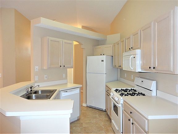 2nd image of 1410 Scotch Pine Dr