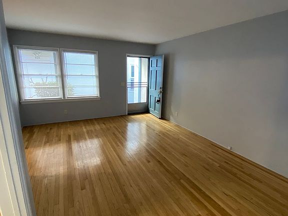 3rd image of 52-56 1/2 Nieto Ave #52
