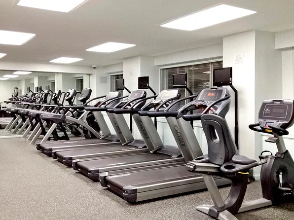 320 East 46th Street 8D image 3 of 7