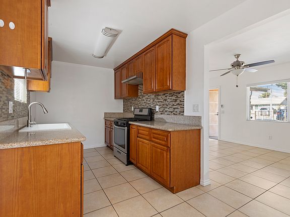 3rd image of 1244 W 4th St #1