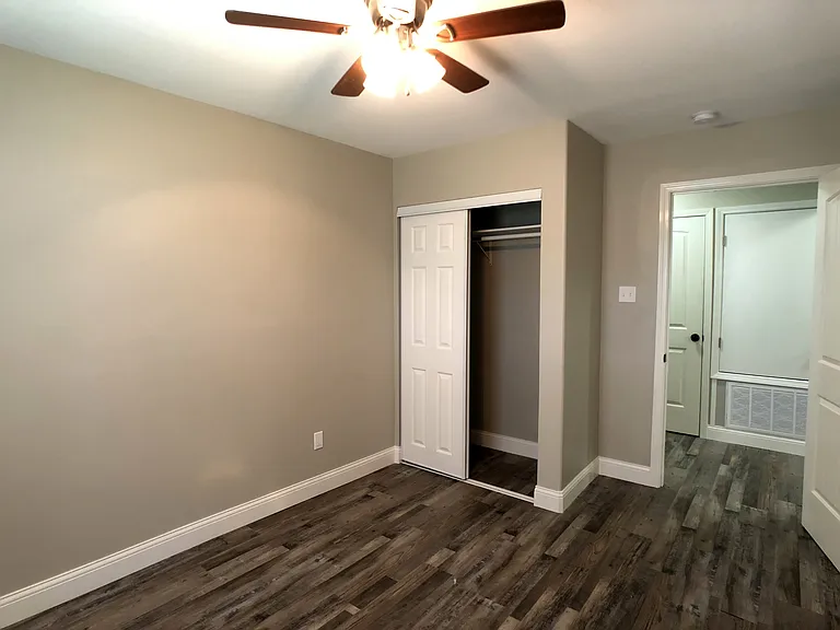 2409 Crews St — Photo 17