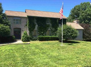 12 Dutch Hill Ter, Voorheesville, NY 12186