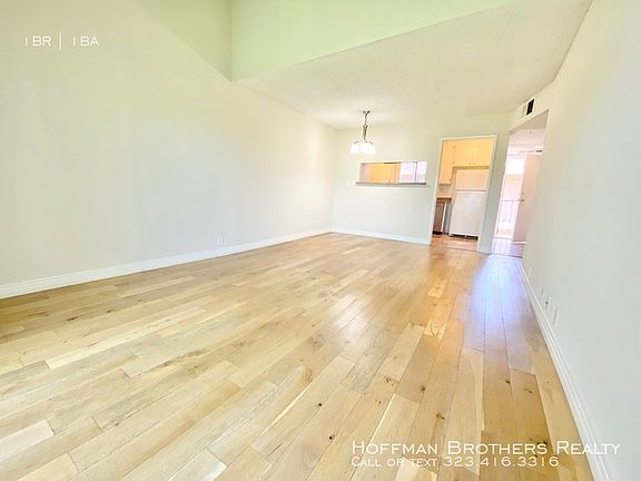 4th image of 959 S Gramercy Pl #302A