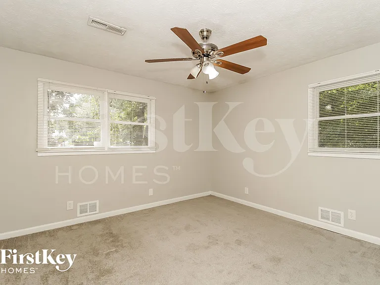 6818 Tralee Dr — Photo 13