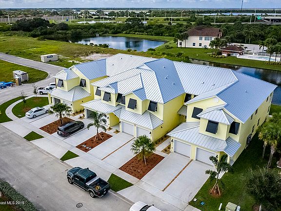 4th image of 3941 Playa Del Sol Dr #101