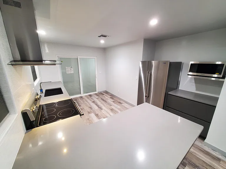 410 Hummingbird Dr #3 — Photo 2