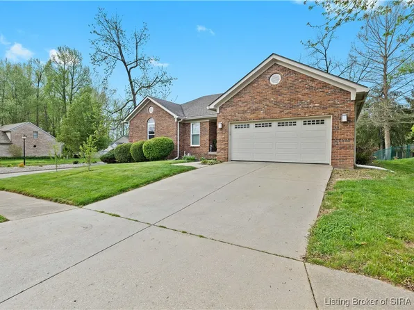 8401 Plum Valley Drive, Sellersburg, IN 47172