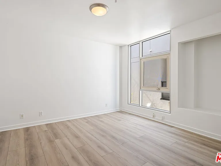 823 N Martel Ave #2 — Photo 10