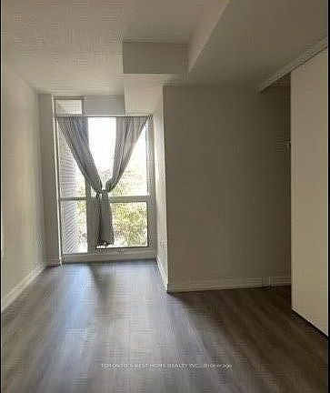 4th image of 418 Lake Shore Blvd W