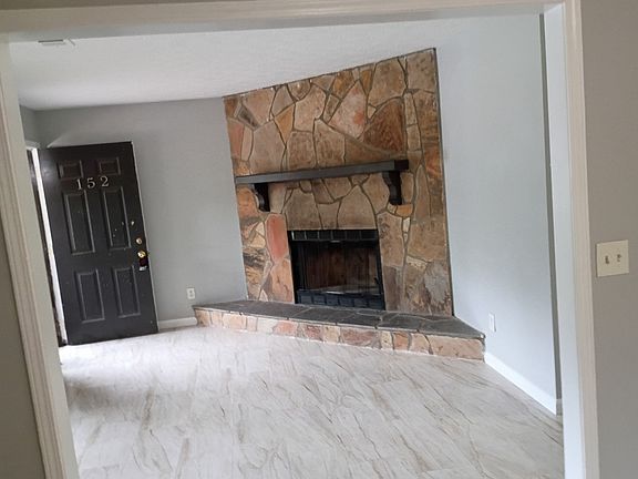 4th image of 152 Forest Pl