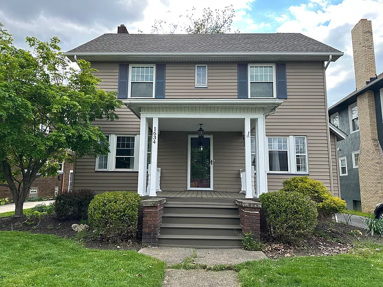 1634 Chesterland Ave — Photo 1