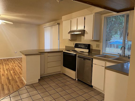 5th image of 2901 SE 138th Ave