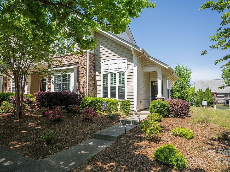 1st image of 8044 Lynwood Sq