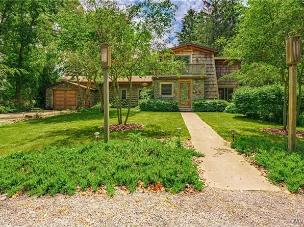 5948 Chestnut Rd, Newfane, NY 14108