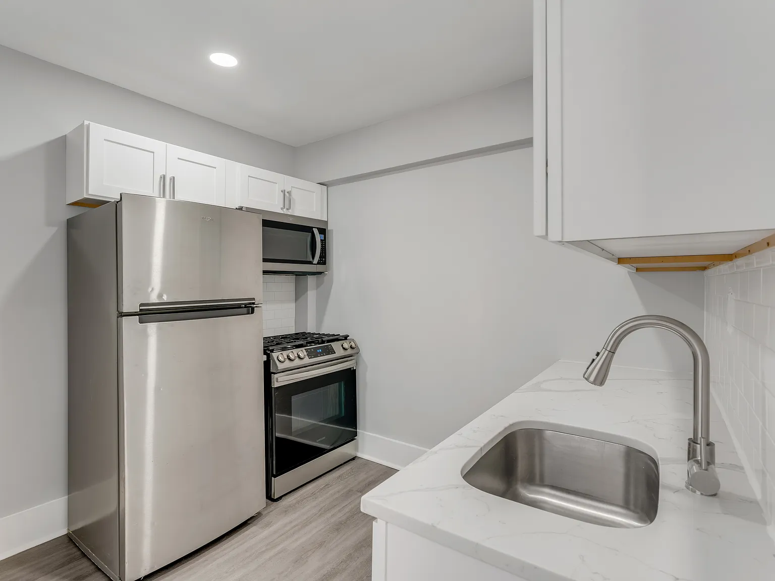 2 bed, 1000 sqft, $1,495 — Photo 2