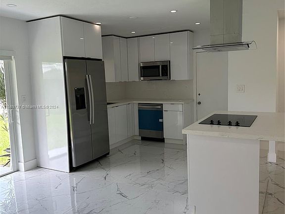 3rd image of 9104 SW 181st Ter